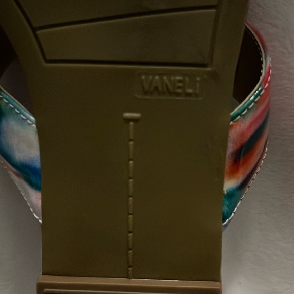 VANELi Sandals- Size 8M- multi color - Picture 5 of 7
